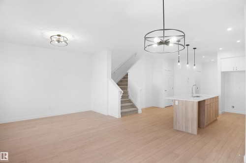 17333 6A Street, Edmonton, AB - Indoor Photo Showing Other Room