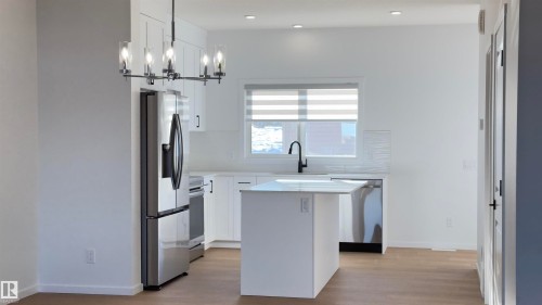 2251 Alces Drive, Edmonton, AB - Indoor Photo Showing Kitchen