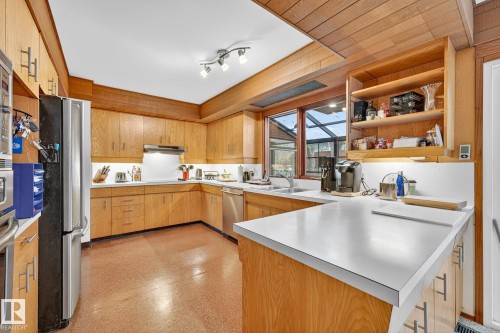 171 Brander Drive, Edmonton, AB - Indoor Photo Showing Kitchen With Double Sink