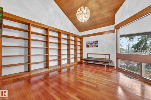 171 Brander Drive, Edmonton, AB - Indoor Photo Showing Other Room