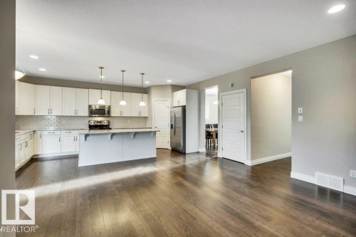 728 43 Avenue, Edmonton, AB - Indoor Photo Showing Kitchen With Upgraded Kitchen