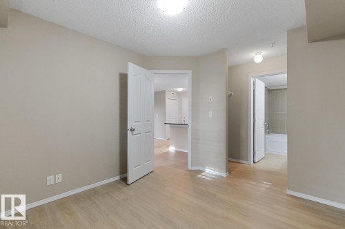110 12035 22 Avenue Sw, Edmonton, AB - Indoor Photo Showing Other Room