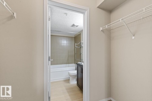 110 12035 22 Avenue Sw, Edmonton, AB - Indoor Photo Showing Bathroom