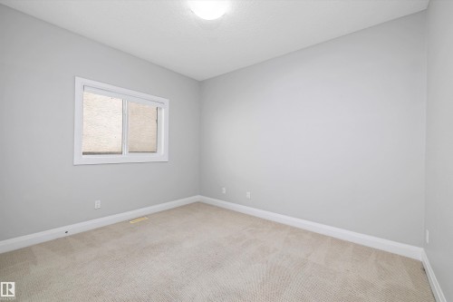 550 Albany Way, Edmonton, AB - Indoor Photo Showing Other Room