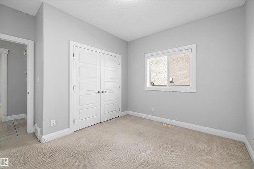 550 Albany Way, Edmonton, AB - Indoor Photo Showing Other Room