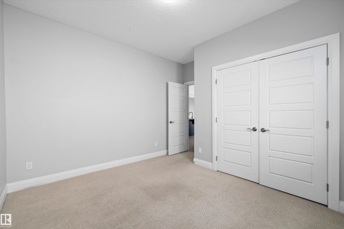 550 Albany Way, Edmonton, AB - Indoor Photo Showing Other Room
