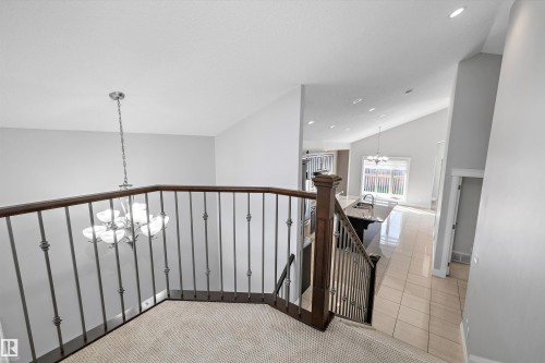 550 Albany Way, Edmonton, AB - Indoor Photo Showing Other Room