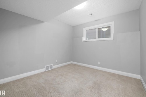 550 Albany Way, Edmonton, AB - Indoor Photo Showing Other Room