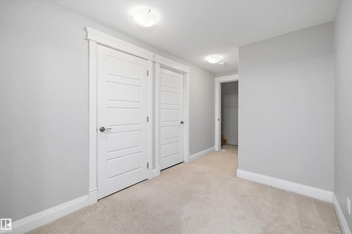 550 Albany Way, Edmonton, AB - Indoor Photo Showing Other Room