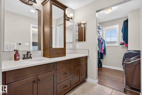 6121 175A Avenue, Edmonton, AB - Indoor Photo Showing Bathroom