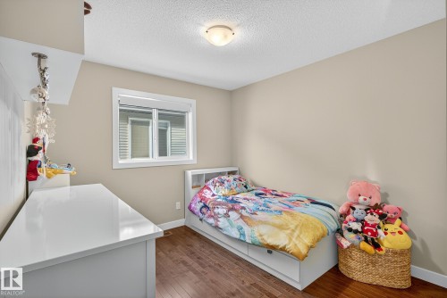 6121 175A Avenue, Edmonton, AB - Indoor Photo Showing Bedroom