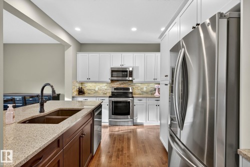 6121 175A Avenue, Edmonton, AB - Indoor Photo Showing Kitchen With Stainless Steel Kitchen With Double Sink With Upgraded Kitchen