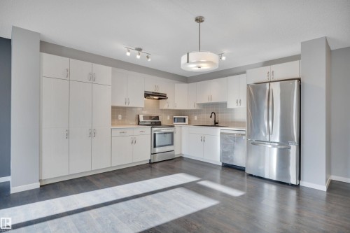 17236 9A Avenue, Edmonton, AB - Indoor Photo Showing Kitchen