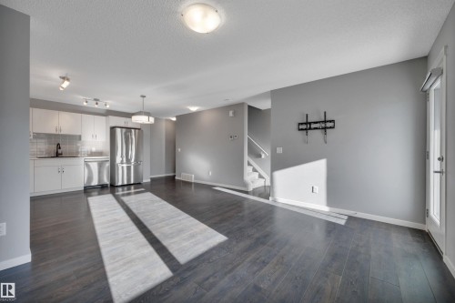 17236 9A Avenue, Edmonton, AB - Indoor Photo Showing Kitchen