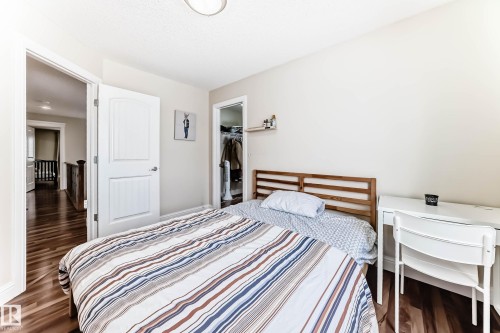 6159 12 Avenue Sw, Edmonton, AB - Indoor Photo Showing Bedroom
