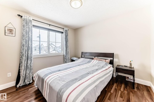 6159 12 Avenue Sw, Edmonton, AB - Indoor Photo Showing Bedroom