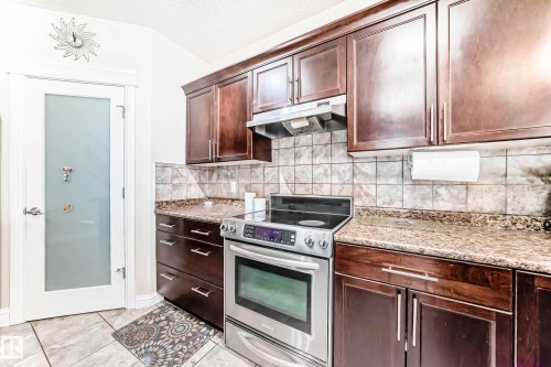 6159 12 Avenue Sw, Edmonton, AB - Indoor Photo Showing Kitchen