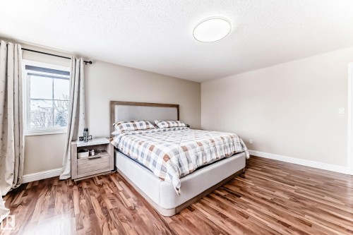 6159 12 Avenue Sw, Edmonton, AB - Indoor Photo Showing Bedroom