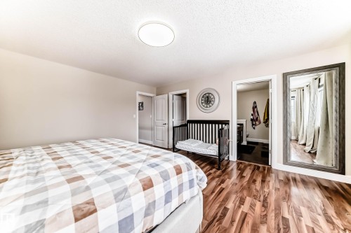 6159 12 Avenue Sw, Edmonton, AB - Indoor Photo Showing Bedroom