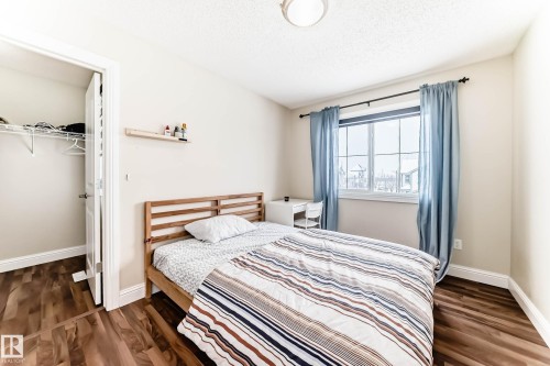 6159 12 Avenue Sw, Edmonton, AB - Indoor Photo Showing Bedroom