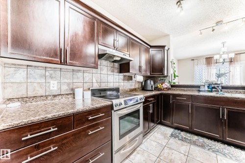 6159 12 Avenue Sw, Edmonton, AB - Indoor Photo Showing Kitchen