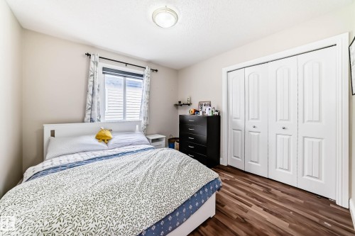 6159 12 Avenue Sw, Edmonton, AB - Indoor Photo Showing Bedroom