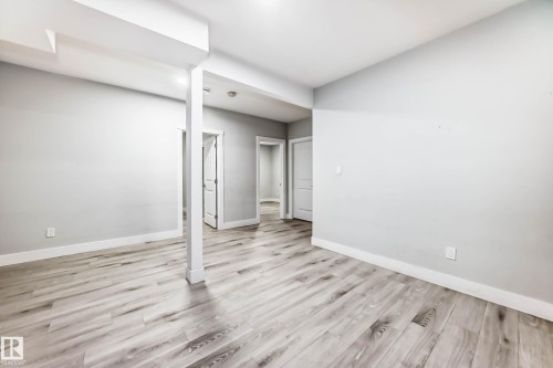 6159 12 Avenue Sw, Edmonton, AB - Indoor Photo Showing Other Room