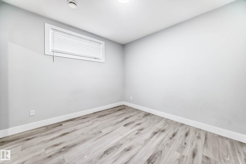 6159 12 Avenue Sw, Edmonton, AB - Indoor Photo Showing Other Room
