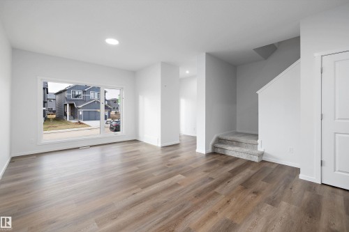 9107 Elves Loop, Edmonton, AB - Indoor Photo Showing Living Room