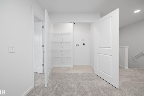 9107 Elves Loop, Edmonton, AB - Indoor Photo Showing Other Room