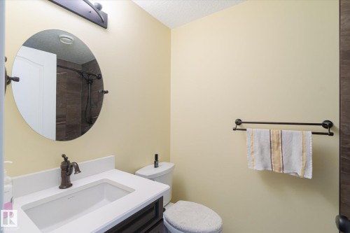 1969 Garnett Way, Edmonton, AB - Indoor Photo Showing Bathroom