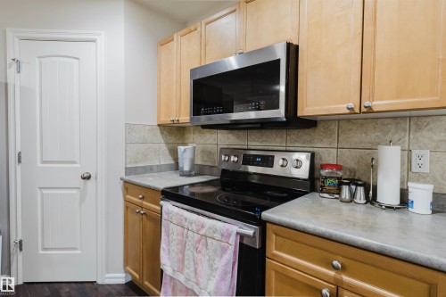 1124 37A Avenue, Edmonton, AB - Indoor Photo Showing Kitchen