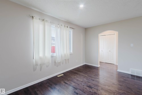 1124 37A Avenue, Edmonton, AB - Indoor Photo Showing Other Room