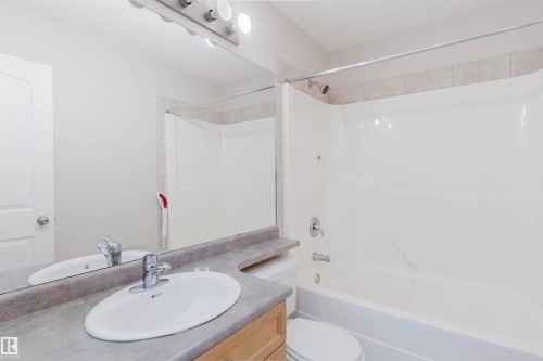 1124 37A Avenue, Edmonton, AB - Indoor Photo Showing Bathroom