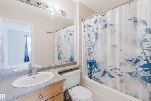 1124 37A Avenue, Edmonton, AB - Indoor Photo Showing Bathroom