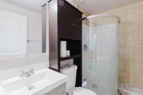 1124 37A Avenue, Edmonton, AB - Indoor Photo Showing Bathroom