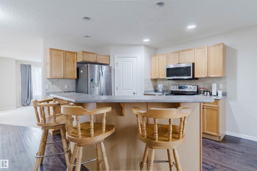 1124 37A Avenue, Edmonton, AB - Indoor Photo Showing Kitchen