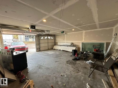 9130 83 Avenue, Edmonton, AB - Indoor Photo Showing Garage