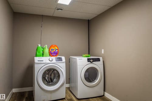 157 Brookwood Drive, Spruce Grove, AB - Indoor Photo Showing Laundry Room