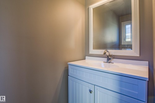 157 Brookwood Drive, Spruce Grove, AB - Indoor Photo Showing Bathroom