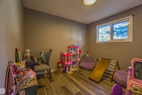 157 Brookwood Drive, Spruce Grove, AB - Indoor Photo Showing Other Room