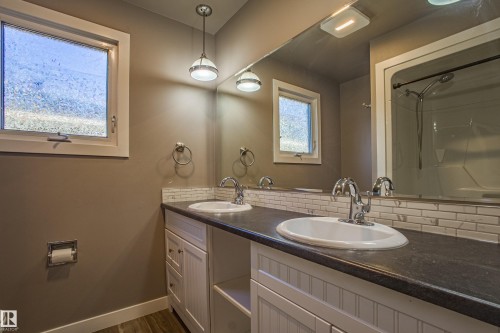 157 Brookwood Drive, Spruce Grove, AB - Indoor Photo Showing Bathroom