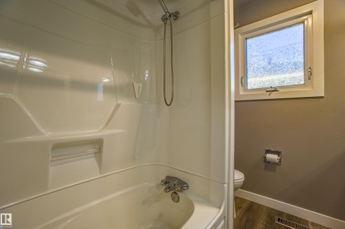 157 Brookwood Drive, Spruce Grove, AB - Indoor Photo Showing Bathroom