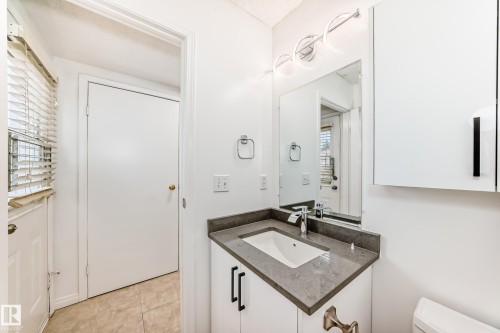 1536 Millwoods Road E, Edmonton, AB - Indoor Photo Showing Bathroom