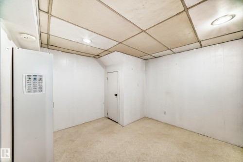 17719 84 Avenue, Edmonton, AB - Indoor Photo Showing Other Room