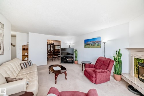 17719 84 Avenue, Edmonton, AB - Indoor Photo Showing Living Room