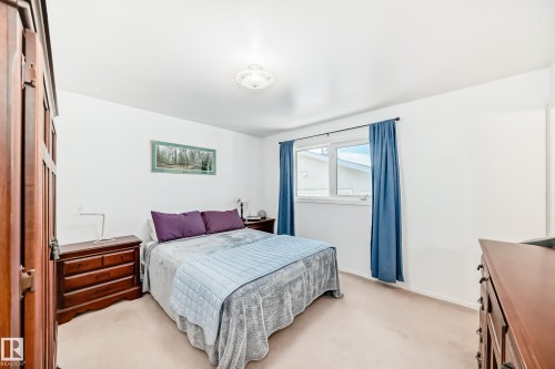 17719 84 Avenue, Edmonton, AB - Indoor Photo Showing Bedroom
