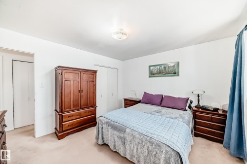 17719 84 Avenue, Edmonton, AB - Indoor Photo Showing Bedroom