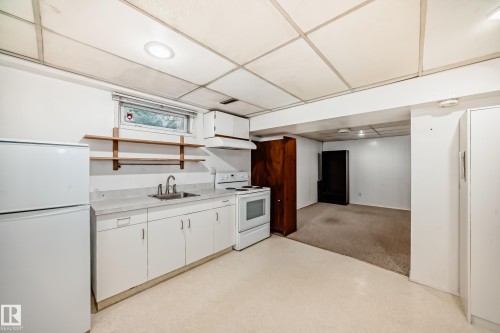 17719 84 Avenue, Edmonton, AB - Indoor Photo Showing Other Room