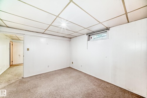 17719 84 Avenue, Edmonton, AB - Indoor Photo Showing Other Room